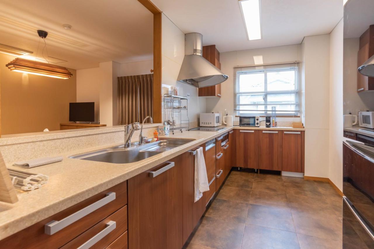 Bijou Suites Ai Premium Осака Екстериор снимка